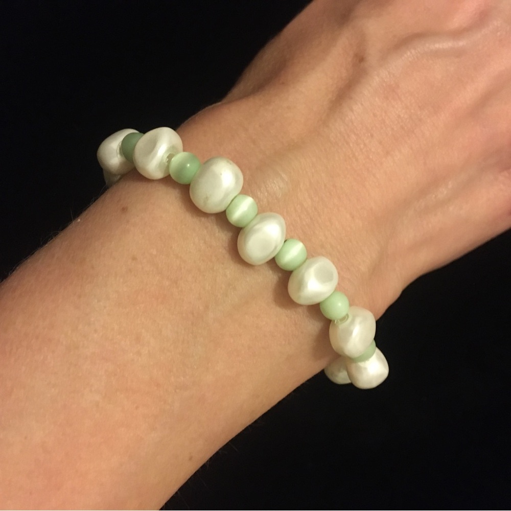 Faux White Pearl and Green Beaded Bracelet